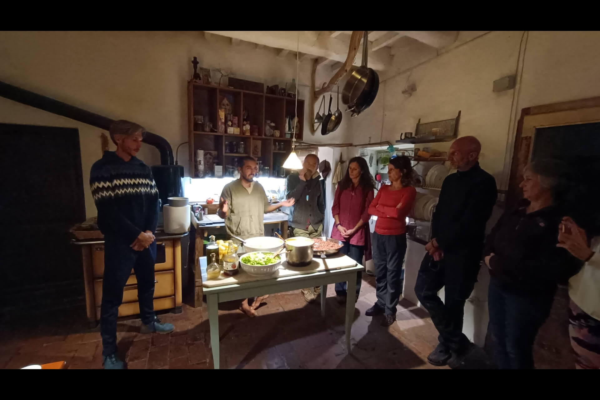 Attorno al tavolo per cena a CiriceA